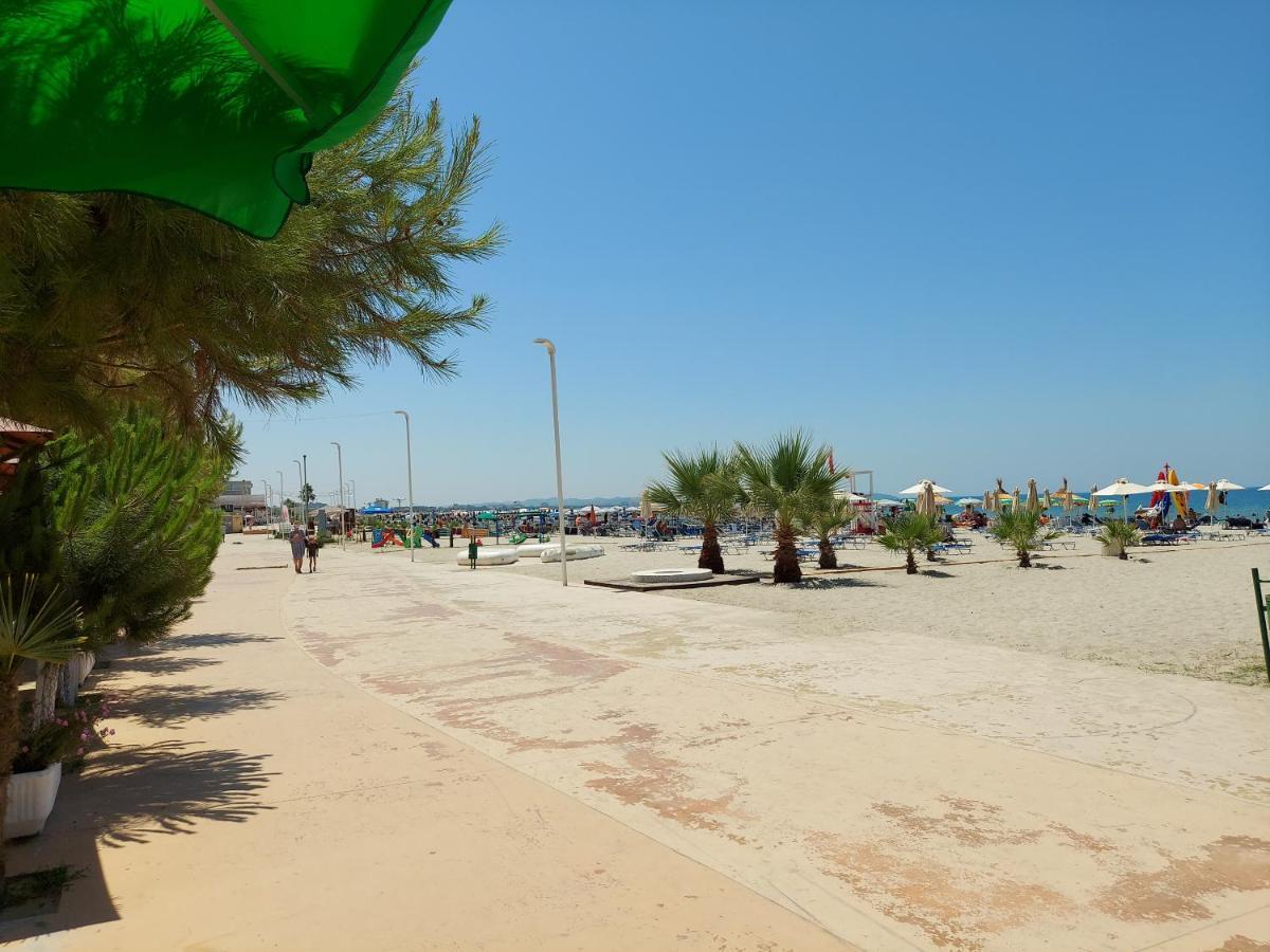 Golden Beach Apartments ดูร์เรส ภายนอก รูปภาพ